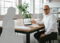 Stáž v marketingu: prostor pro studenty nebo nadšence, kteří se chtějí učit.
